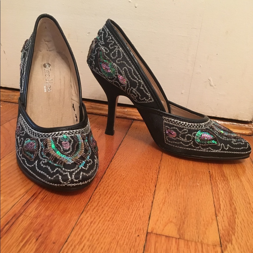 SEQUINED HEELS